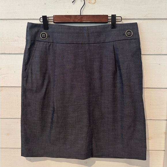 LOFT Ann Taylor Loft Dark Blue
Chambray Skirt Size 10. Pockets and size zip. - Picture 2 of 10
